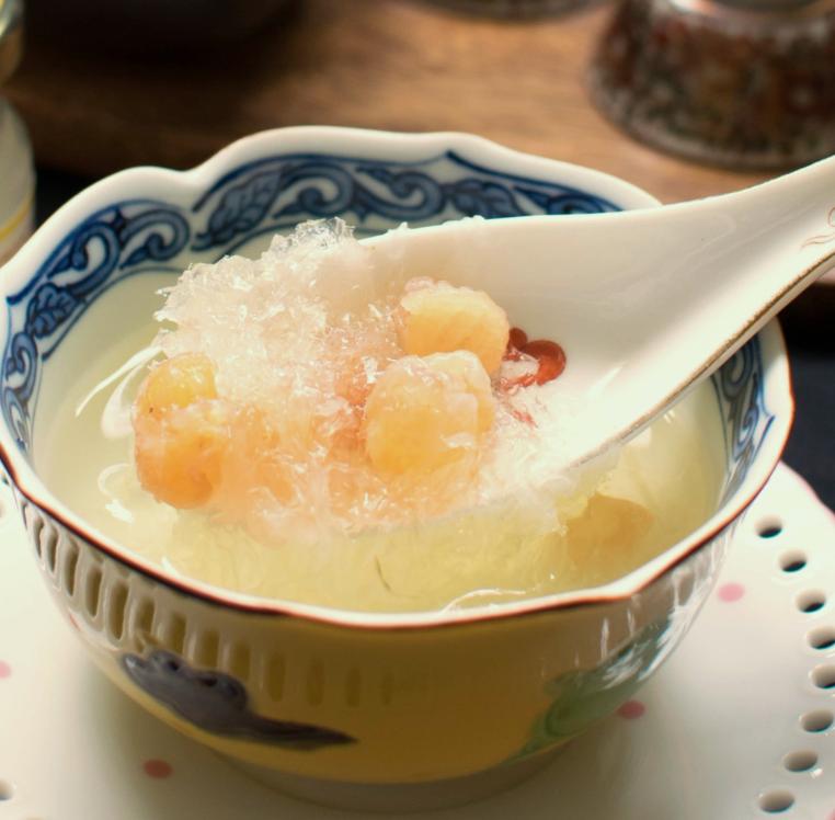 Sử dụng yến chưng đường phèn như thế nào mới đúng?