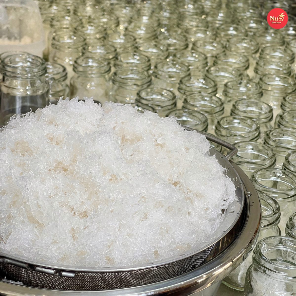 Các bước thực hiện món yến chưng đường phèn nha đam