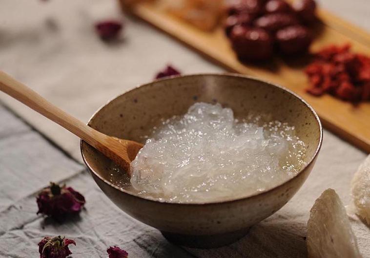 Top 4 cách làm yến chưng lê đường phèn thanh mát, trị ho, bổ phế